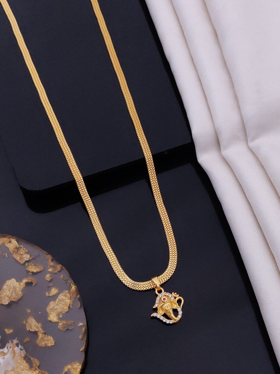 Men’s Gold Plated Ganpati Pendant Chain – 18” Anti Tarnish Necklace
