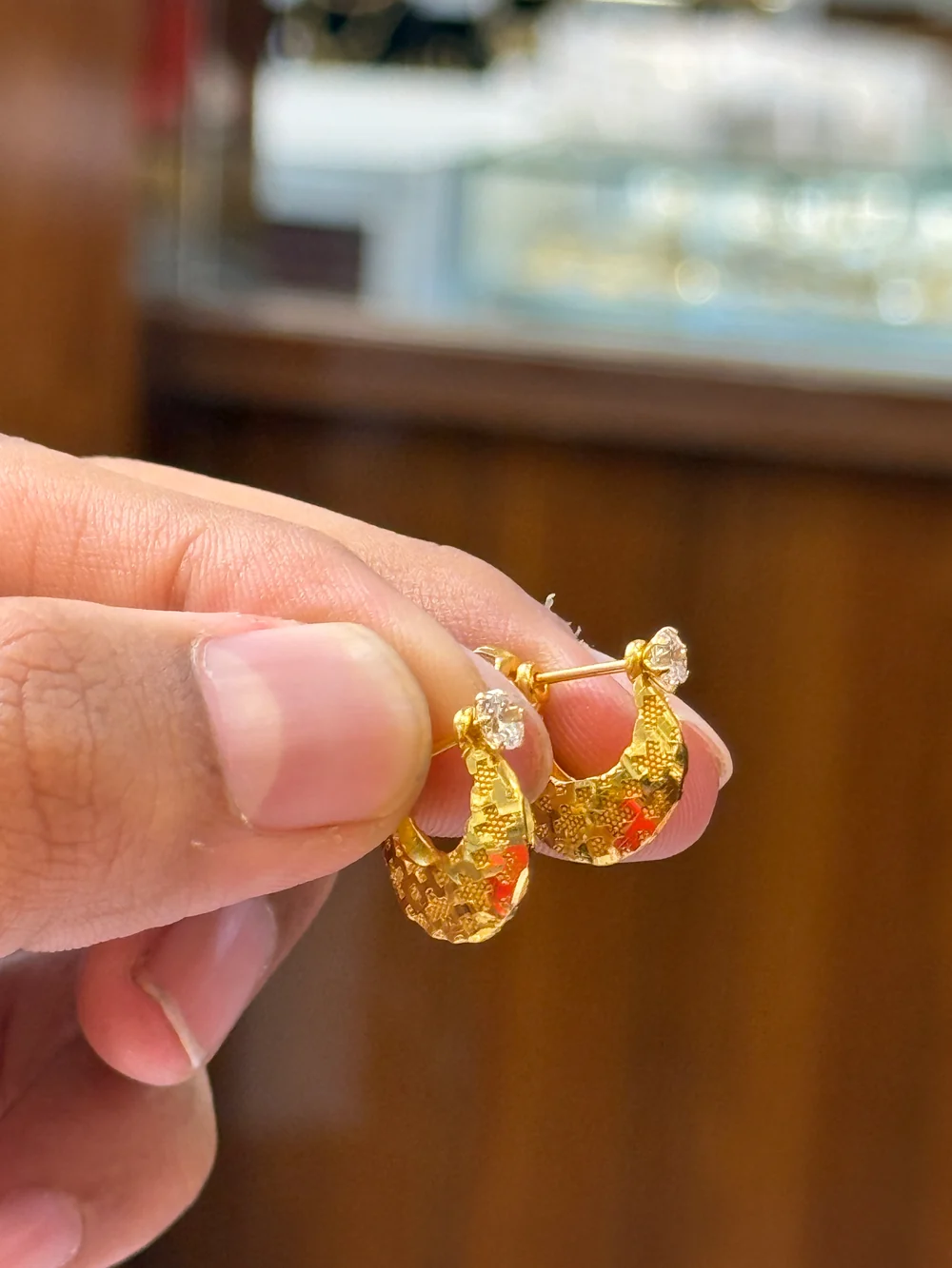 2Pcs (1 Pair / Jodi)D-109 Gold Plated Earrings for Women & Men | Unisex Elegant Lightweight Party Wear Jewelry