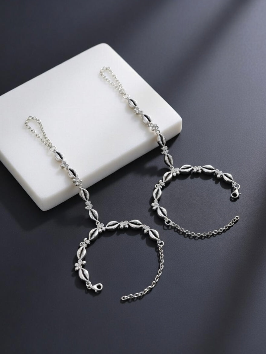Oxidized Silver-Plated Cowrie Shell Haath Phool Set of 2 Boho Tribal Hand Harnesses for Women