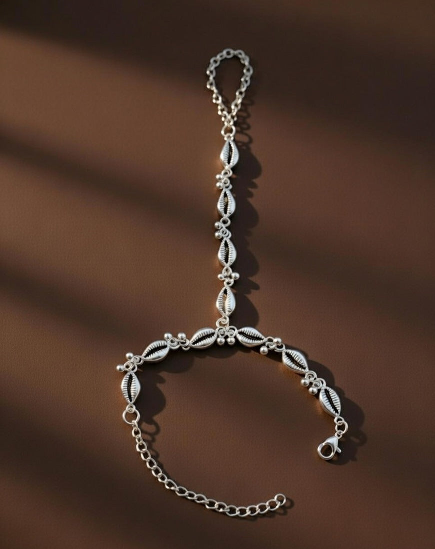 Silver Oxidised Cowrie Shell Hand Harness (Hathphool) with Ghungroo Accents [1 Piece]