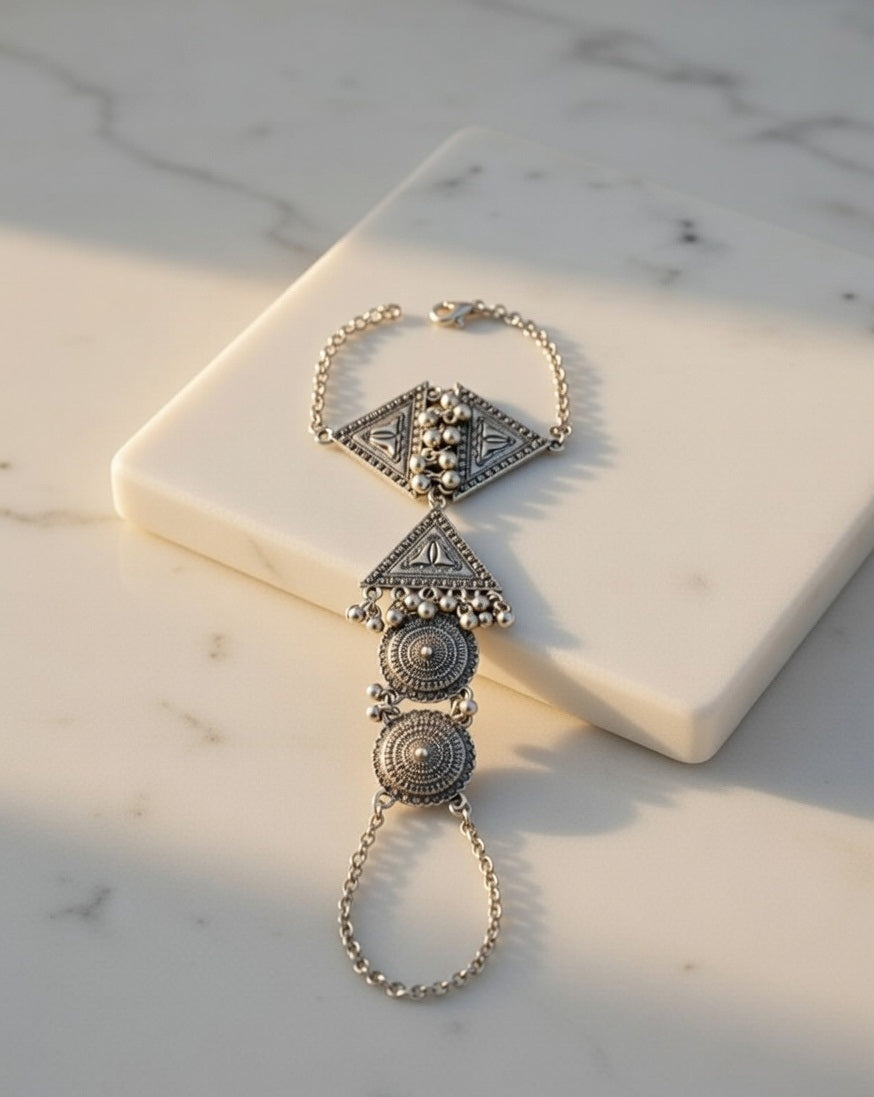 Vintage Style Oxidized Hand Harness (Hathphool)