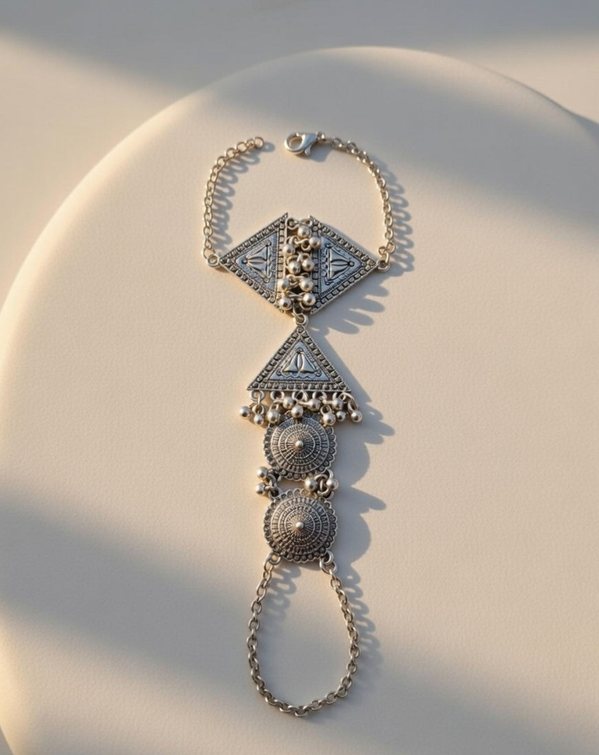 Vintage Style Oxidized Hand Harness (Hathphool)